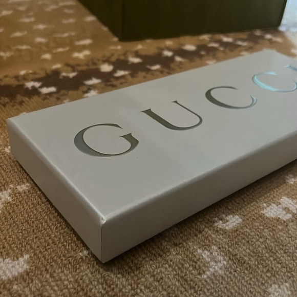 Gucci box. Silver on silver , rectangular. - Picture 4 of 4